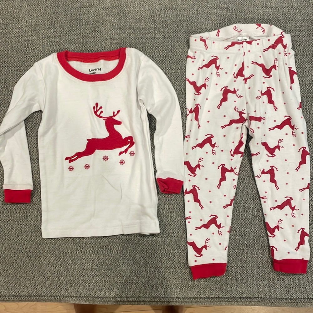 2T Christmas pajamas